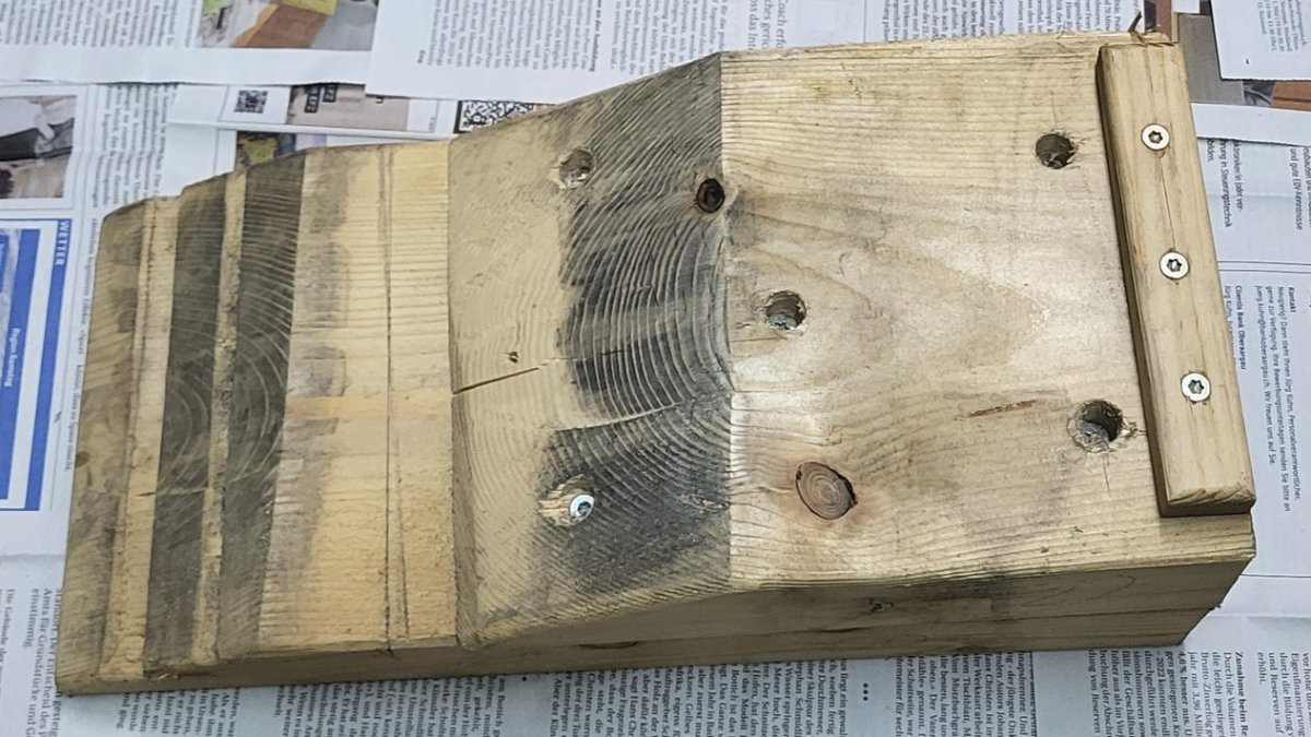 Auffahrkeil von oben mit Schrauben