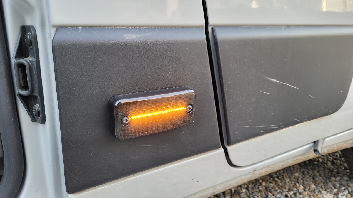 LED Begrenzungsleuchte Fiat Ducato vorne eingeschaltet