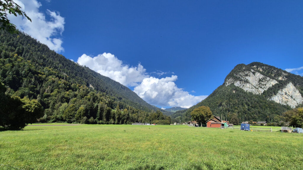 Lazy Rancho Interlaken: 2 Campingplätze mit Jungfrau-Blick 23 Aussicht vom Lazy Rancho auf das Berner Oberland