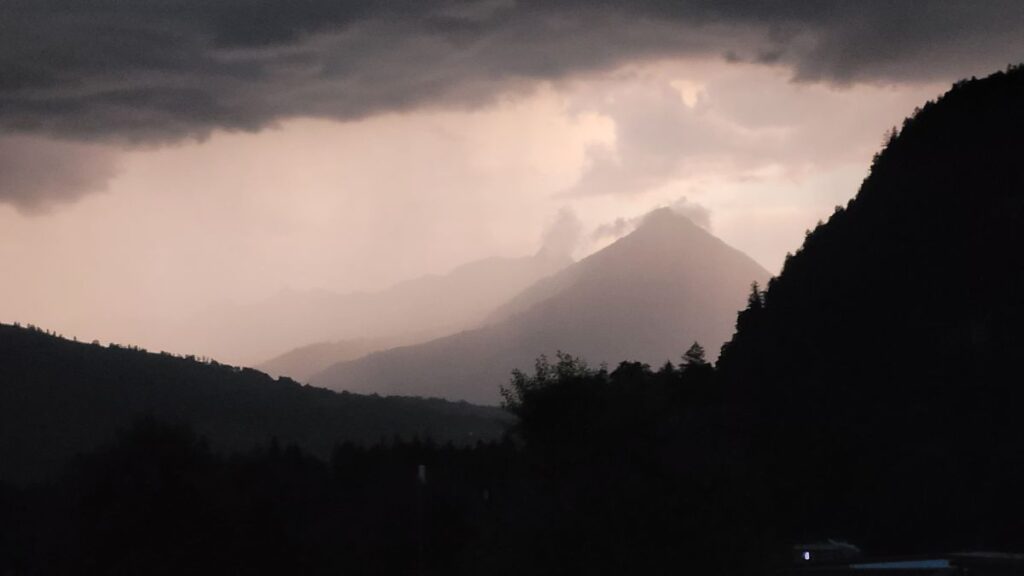 Lazy Rancho Interlaken: 2 Campingplätze mit Jungfrau-Blick 13 Blick auf den Niesen vom Lazy Rancho aus
